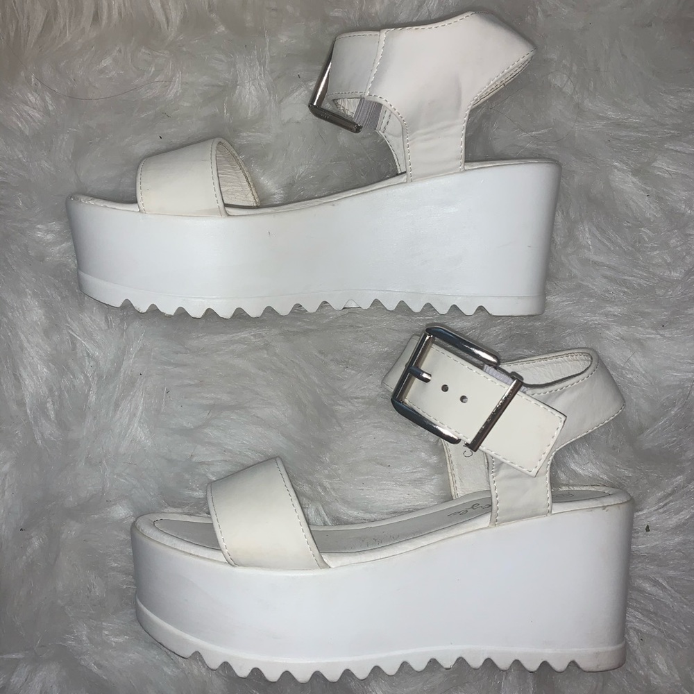 WHITE PLATFORM SANDALS
